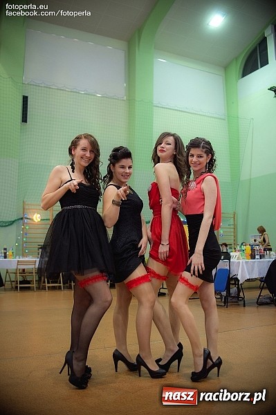 Zdjęcie w galerii na portalu naszraciborz.pl: Bal maturalny II LO im. Adama Mickiewicza wiadomości z regionu