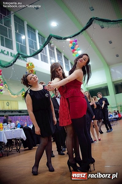 Zdjęcie w galerii na portalu naszraciborz.pl: Bal maturalny II LO im. Adama Mickiewicza wiadomości z regionu