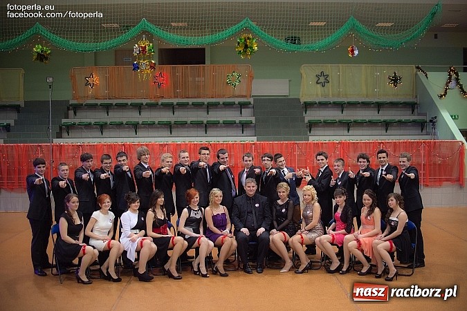 Zdjęcie w galerii na portalu naszraciborz.pl: Bal maturalny II LO im. Adama Mickiewicza wiadomości z regionu