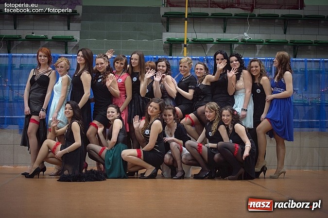 Zdjęcie w galerii na portalu naszraciborz.pl: Bal maturalny II LO im. Adama Mickiewicza wiadomości z regionu