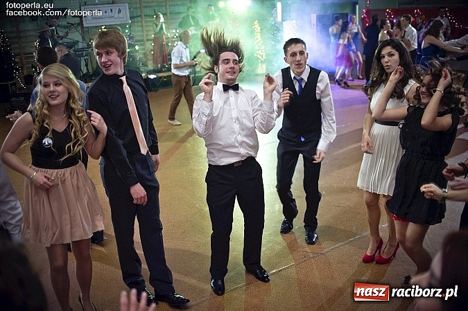 Zdjęcie w galerii na portalu naszraciborz.pl: Bal maturalny II LO im. Adama Mickiewicza wiadomości z regionu