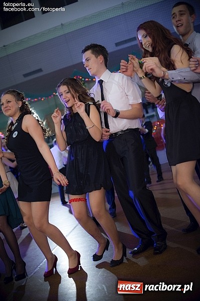Zdjęcie w galerii na portalu naszraciborz.pl: Bal maturalny II LO im. Adama Mickiewicza wiadomości z regionu