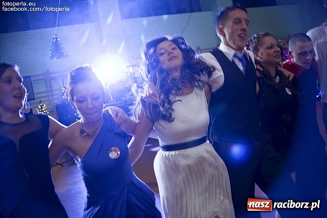 Zdjęcie w galerii na portalu naszraciborz.pl: Bal maturalny II LO im. Adama Mickiewicza wiadomości z regionu