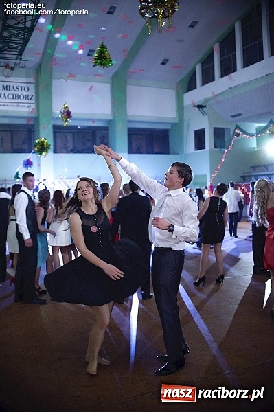 Zdjęcie w galerii na portalu naszraciborz.pl: Bal maturalny II LO im. Adama Mickiewicza wiadomości z regionu