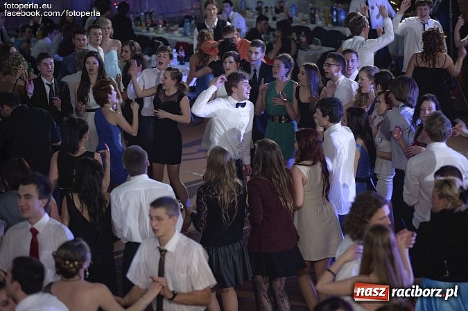 Zdjęcie w galerii na portalu naszraciborz.pl: Bal maturalny II LO im. Adama Mickiewicza wiadomości z regionu