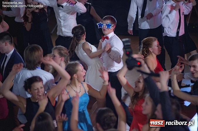 Zdjęcie w galerii na portalu naszraciborz.pl: Bal maturalny II LO im. Adama Mickiewicza wiadomości z regionu