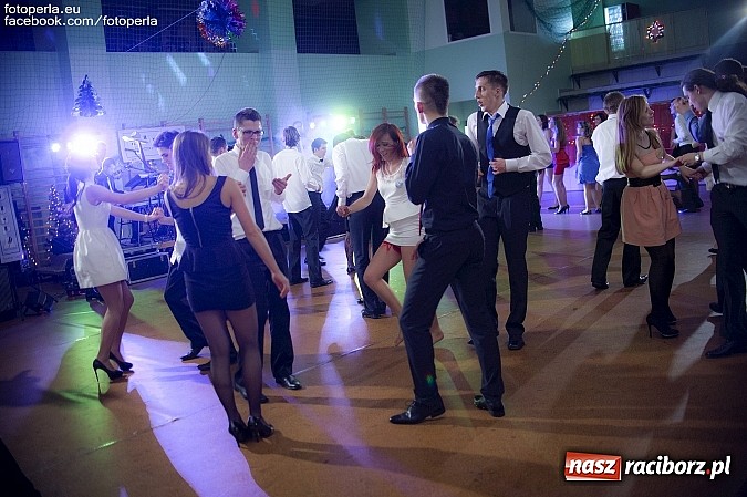 Zdjęcie w galerii na portalu naszraciborz.pl: Bal maturalny II LO im. Adama Mickiewicza wiadomości z regionu