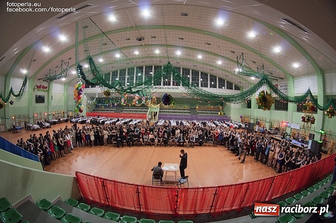 Zdjęcie w galerii na portalu naszraciborz.pl: Bal maturalny II LO im. Adama Mickiewicza wiadomości z regionu