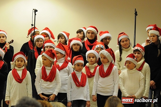 Zdjęcie w galerii na portalu naszraciborz.pl: Radosne koncertowanie na raciborskim zamku wiadomości z regionu