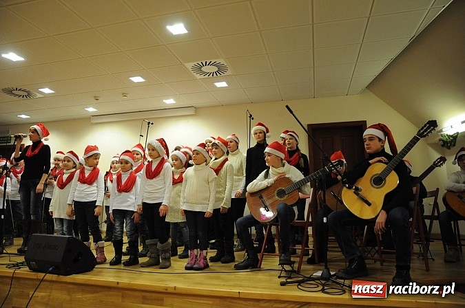 Zdjęcie w galerii na portalu naszraciborz.pl: Radosne koncertowanie na raciborskim zamku wiadomości z regionu