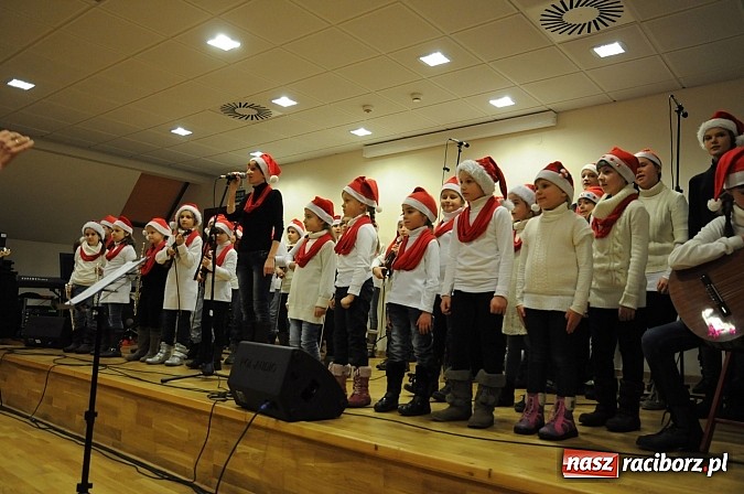 Zdjęcie w galerii na portalu naszraciborz.pl: Radosne koncertowanie na raciborskim zamku wiadomości z regionu