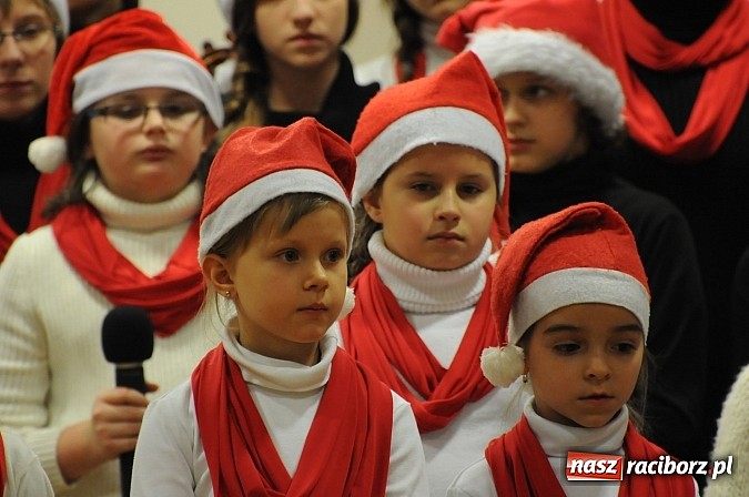 Zdjęcie w galerii na portalu naszraciborz.pl: Radosne koncertowanie na raciborskim zamku wiadomości z regionu