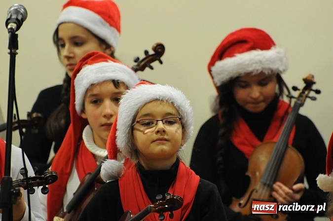 Zdjęcie w galerii na portalu naszraciborz.pl: Radosne koncertowanie na raciborskim zamku wiadomości z regionu