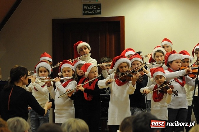 Zdjęcie w galerii na portalu naszraciborz.pl: Radosne koncertowanie na raciborskim zamku wiadomości z regionu
