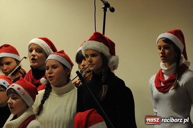 Zdjęcie w galerii na portalu naszraciborz.pl: Radosne koncertowanie na raciborskim zamku wiadomości z regionu