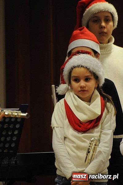 Zdjęcie w galerii na portalu naszraciborz.pl: Radosne koncertowanie na raciborskim zamku wiadomości z regionu
