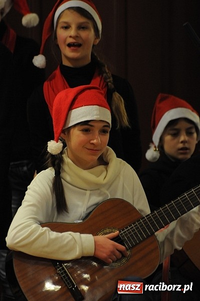 Zdjęcie w galerii na portalu naszraciborz.pl: Radosne koncertowanie na raciborskim zamku wiadomości z regionu