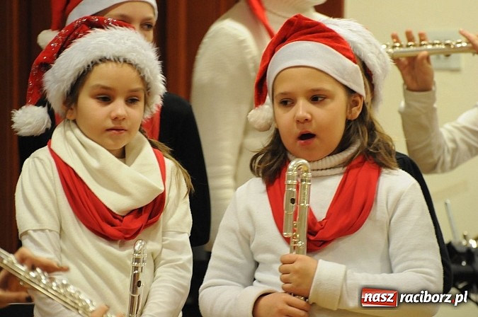 Zdjęcie w galerii na portalu naszraciborz.pl: Radosne koncertowanie na raciborskim zamku wiadomości z regionu