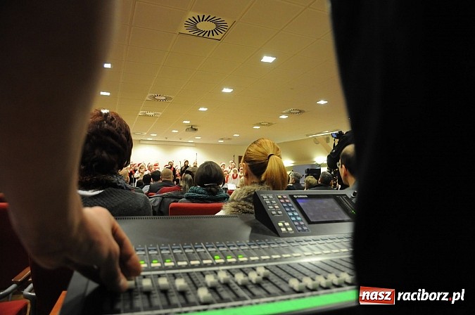 Zdjęcie w galerii na portalu naszraciborz.pl: Radosne koncertowanie na raciborskim zamku wiadomości z regionu