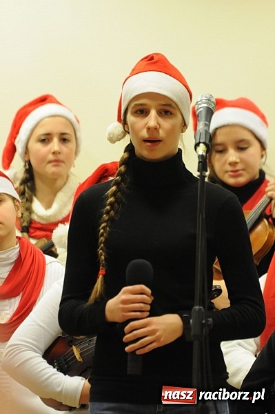 Zdjęcie w galerii na portalu naszraciborz.pl: Radosne koncertowanie na raciborskim zamku wiadomości z regionu