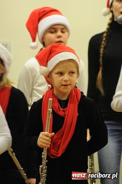 Zdjęcie w galerii na portalu naszraciborz.pl: Radosne koncertowanie na raciborskim zamku wiadomości z regionu