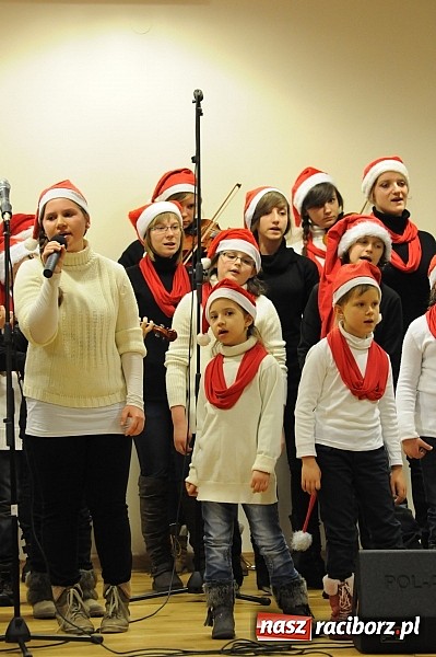 Zdjęcie w galerii na portalu naszraciborz.pl: Radosne koncertowanie na raciborskim zamku wiadomości z regionu