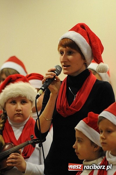 Zdjęcie w galerii na portalu naszraciborz.pl: Radosne koncertowanie na raciborskim zamku wiadomości z regionu