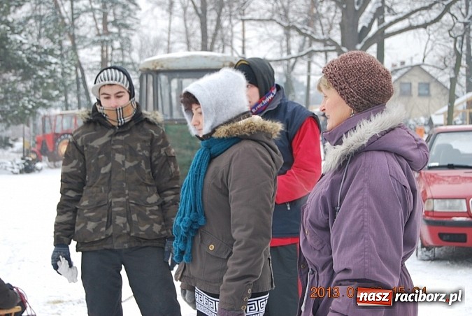 Zdjęcie w galerii na portalu naszraciborz.pl: Kulig na trzy traktory i cztery fajerki  wiadomości z regionu