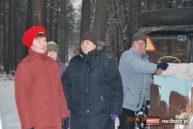 Zdjęcie w galerii na portalu naszraciborz.pl: Kulig na trzy traktory i cztery fajerki  wiadomości z regionu