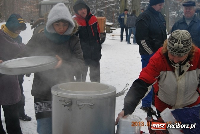 Zdjęcie w galerii na portalu naszraciborz.pl: Kulig na trzy traktory i cztery fajerki  wiadomości z regionu