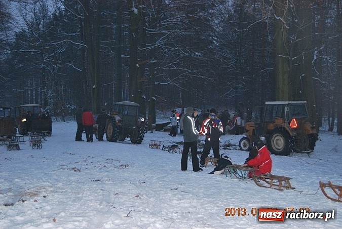 Zdjęcie w galerii na portalu naszraciborz.pl: Kulig na trzy traktory i cztery fajerki  wiadomości z regionu