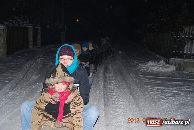 Zdjęcie w galerii na portalu naszraciborz.pl: Kulig na trzy traktory i cztery fajerki  wiadomości z regionu