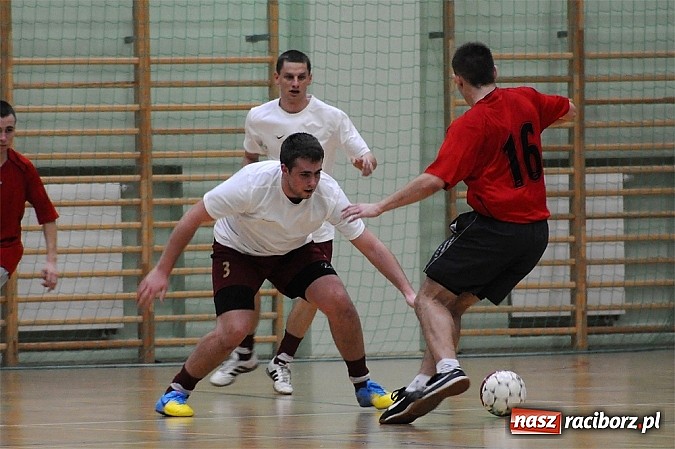 Zdjęcie w galerii na portalu naszraciborz.pl: HLPN: Canarinhos prowadzą w grupie mistrzowskiej wiadomości z regionu