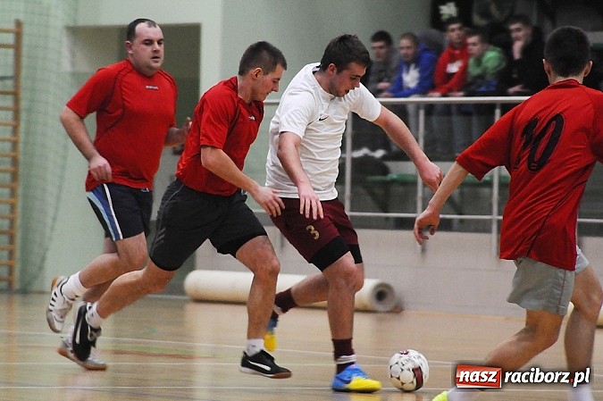 Zdjęcie w galerii na portalu naszraciborz.pl: HLPN: Canarinhos prowadzą w grupie mistrzowskiej wiadomości z regionu