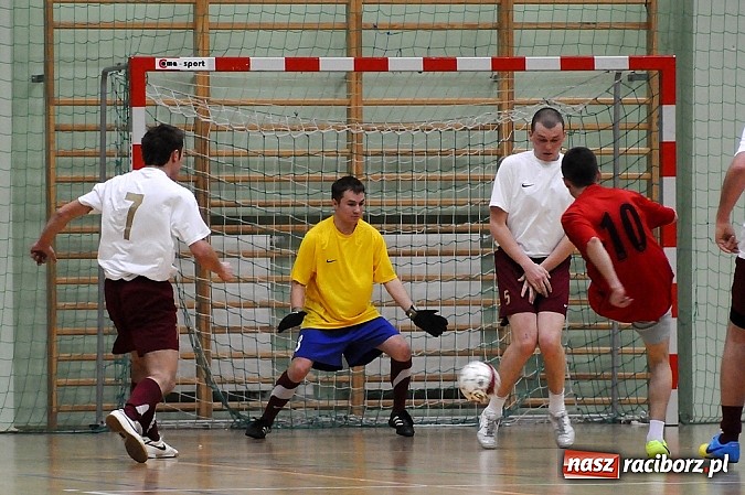 Zdjęcie w galerii na portalu naszraciborz.pl: HLPN: Canarinhos prowadzą w grupie mistrzowskiej wiadomości z regionu