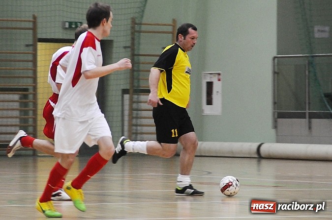 Zdjęcie w galerii na portalu naszraciborz.pl: HLPN: Canarinhos prowadzą w grupie mistrzowskiej wiadomości z regionu