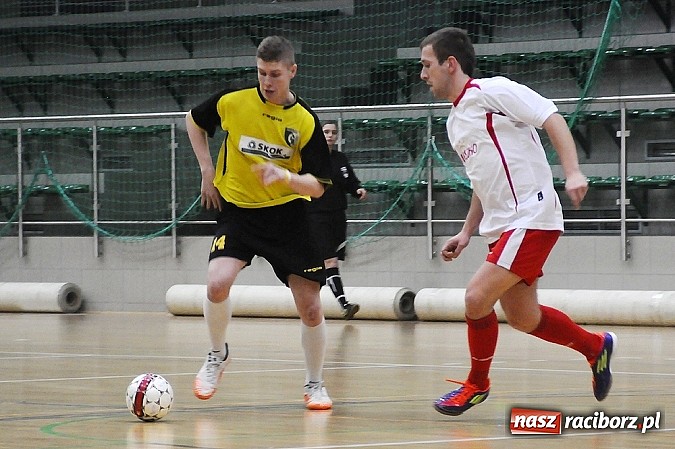 Zdjęcie w galerii na portalu naszraciborz.pl: HLPN: Canarinhos prowadzą w grupie mistrzowskiej wiadomości z regionu