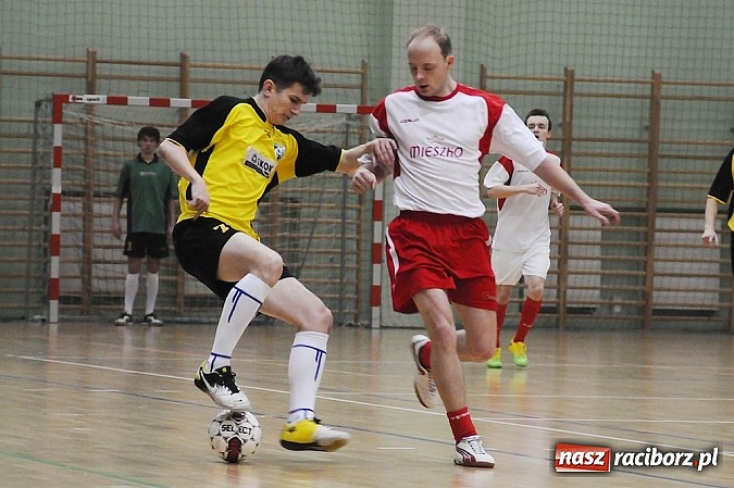 Zdjęcie w galerii na portalu naszraciborz.pl: HLPN: Canarinhos prowadzą w grupie mistrzowskiej wiadomości z regionu