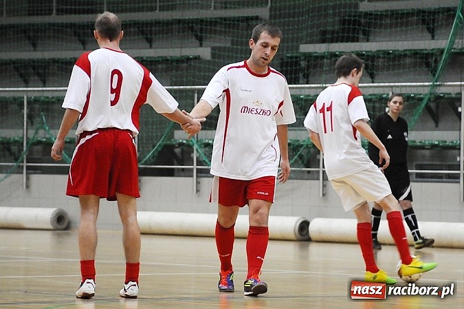 Zdjęcie w galerii na portalu naszraciborz.pl: HLPN: Canarinhos prowadzą w grupie mistrzowskiej wiadomości z regionu