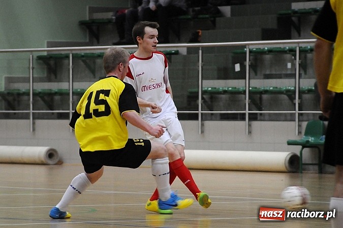 Zdjęcie w galerii na portalu naszraciborz.pl: HLPN: Canarinhos prowadzą w grupie mistrzowskiej wiadomości z regionu