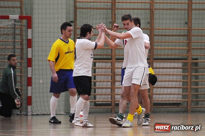 Zdjęcie w galerii na portalu naszraciborz.pl: HLPN: Canarinhos prowadzą w grupie mistrzowskiej wiadomości z regionu