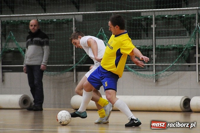 Zdjęcie w galerii na portalu naszraciborz.pl: HLPN: Canarinhos prowadzą w grupie mistrzowskiej wiadomości z regionu