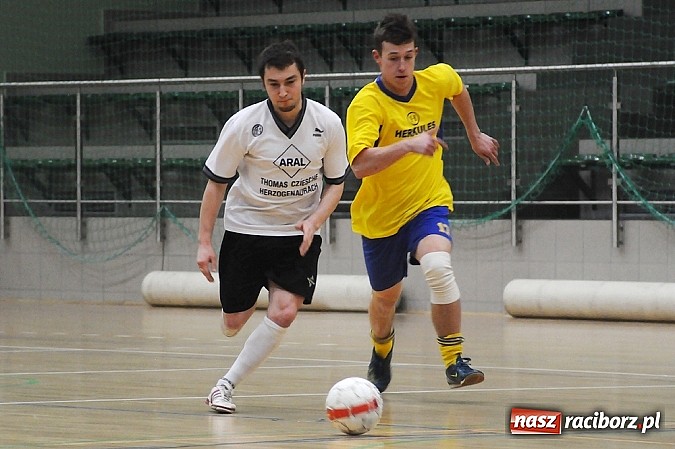 Zdjęcie w galerii na portalu naszraciborz.pl: HLPN: Canarinhos prowadzą w grupie mistrzowskiej wiadomości z regionu