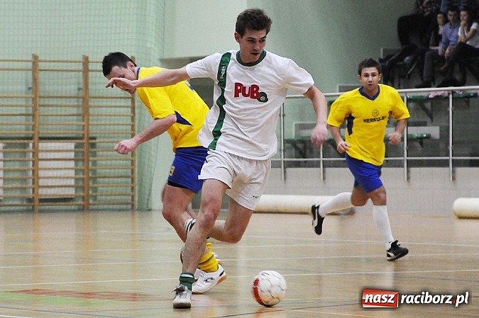 Zdjęcie w galerii na portalu naszraciborz.pl: HLPN: Canarinhos prowadzą w grupie mistrzowskiej wiadomości z regionu