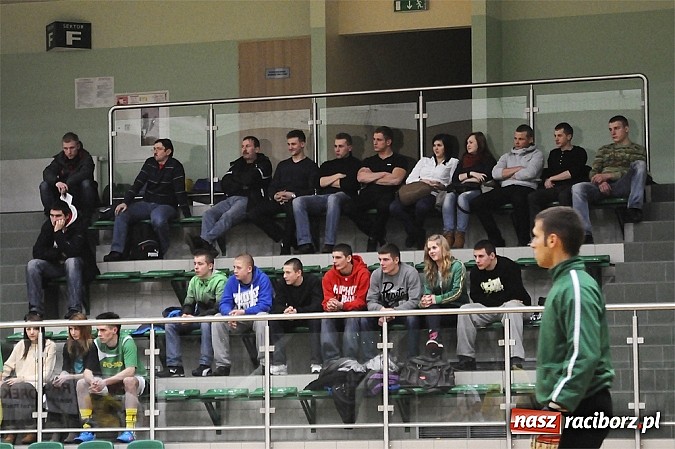 Zdjęcie w galerii na portalu naszraciborz.pl: HLPN: Canarinhos prowadzą w grupie mistrzowskiej wiadomości z regionu