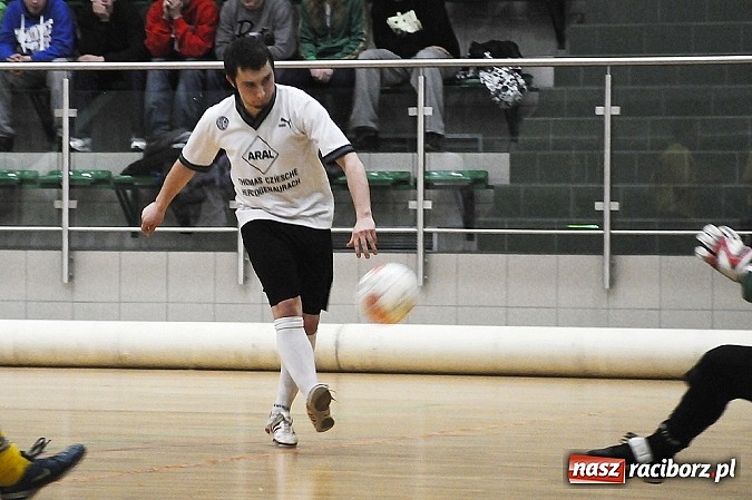 Zdjęcie w galerii na portalu naszraciborz.pl: HLPN: Canarinhos prowadzą w grupie mistrzowskiej wiadomości z regionu