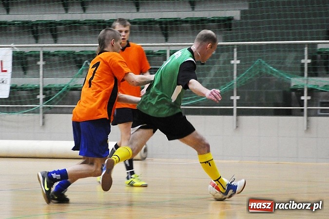 Zdjęcie w galerii na portalu naszraciborz.pl: HLPN: Canarinhos prowadzą w grupie mistrzowskiej wiadomości z regionu