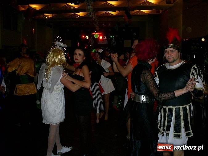 Zdjęcie w galerii na portalu naszraciborz.pl: Plejada przebierańców na balu UKS Krzanowice wiadomości z regionu