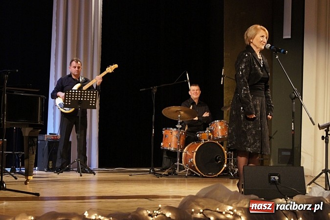 Zdjęcie w galerii na portalu naszraciborz.pl: Kawiarenki płynęły w RCK wiadomości z regionu