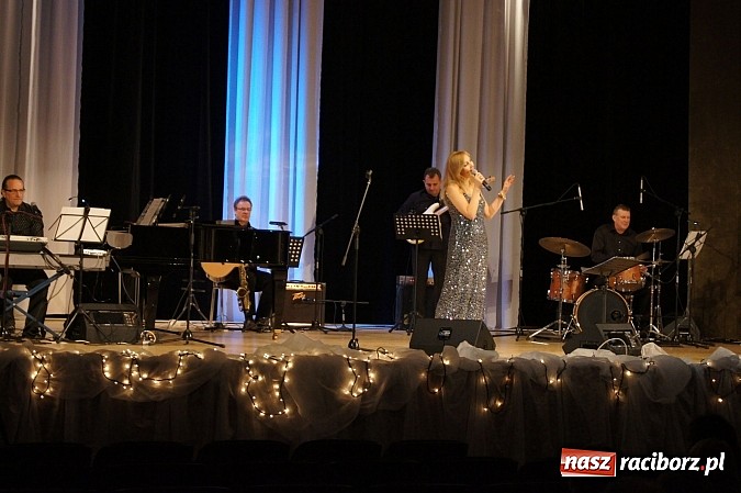 Zdjęcie w galerii na portalu naszraciborz.pl: Kawiarenki płynęły w RCK wiadomości z regionu